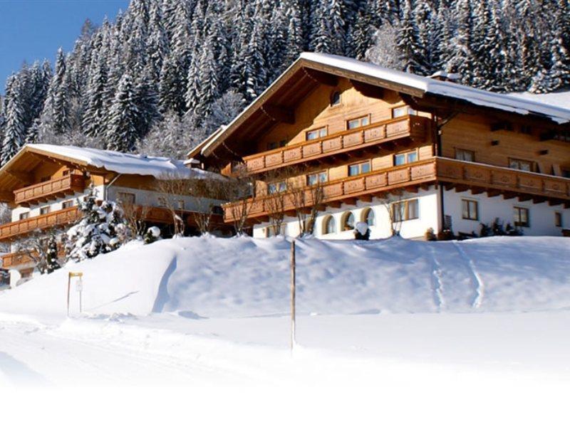 Ferienhaus And Reiterhof Poettler フラッハウ エクステリア 写真