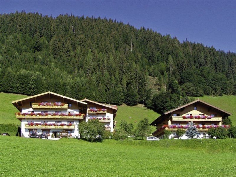 Ferienhaus And Reiterhof Poettler フラッハウ エクステリア 写真